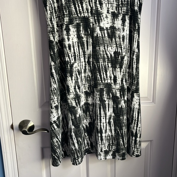 Rafaella Sleeveless Dress - Picture 7 of 7